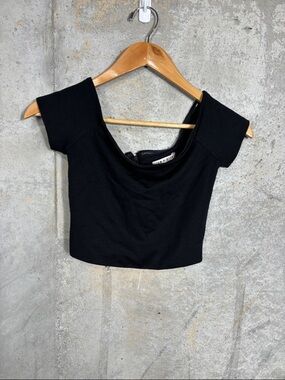 Alice + Olivia Black Off-the-Shoulder Crop Top